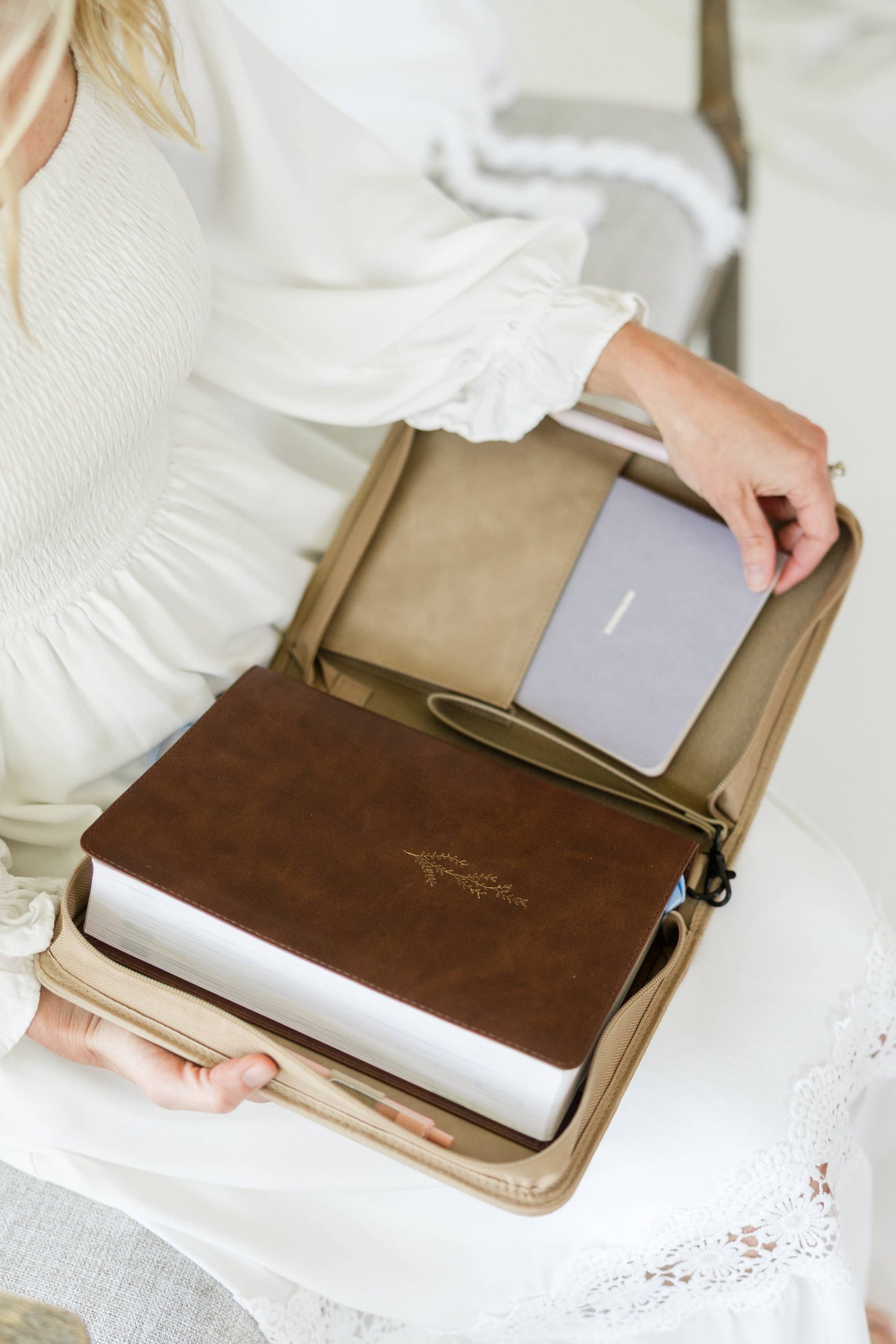 Wreath Bible Cover/Case