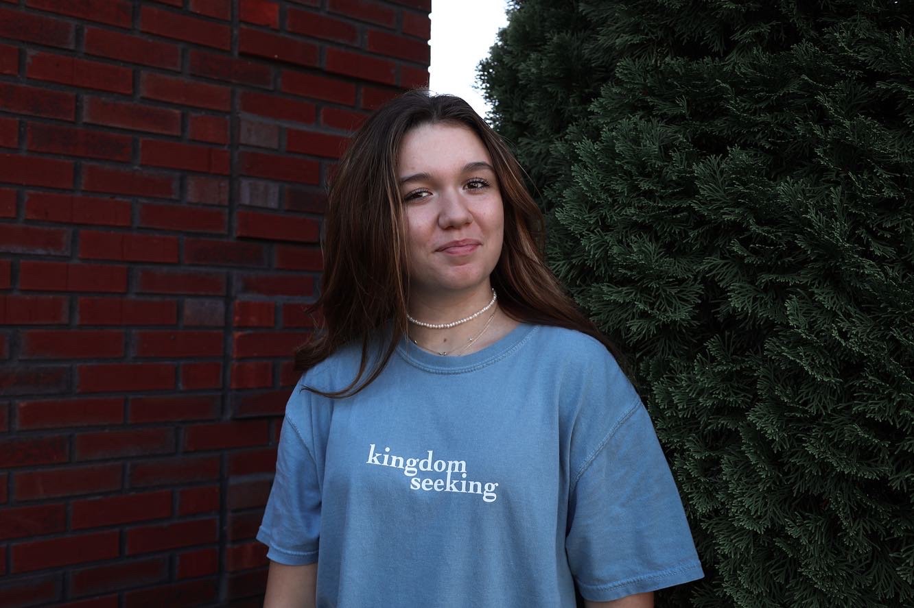 KINGDOM SEEKING TEE